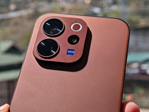 Smartphone cấu hình ‘khủng’, pin 6.500mAh, chống nước, giá 17,99 triệu tại Việt Nam