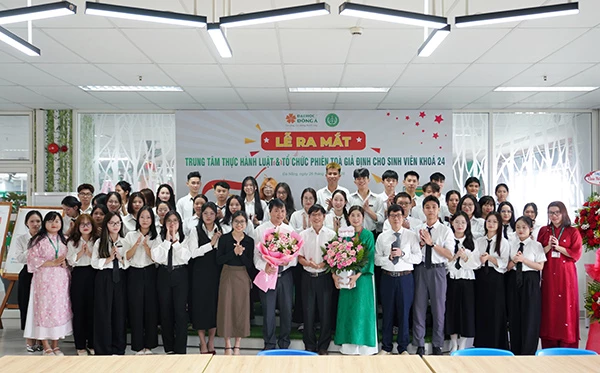 Ra mắt Trung tâm Thực hành pháp luật, trường Đại học Đông Á.