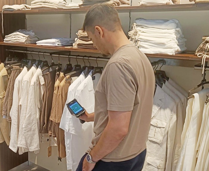 Hãng thời trang kiểm soát chính xác hàng tồn kho nhờ ứng dụng AI