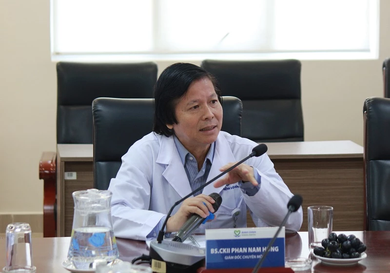 BSCKII. Phan Nam Hùng - Giám đốc chuyên môn Bệnh viện Bình Định, chia sẻ thông tin.