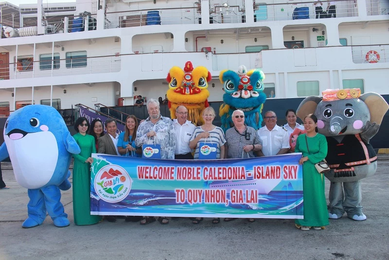 Du khách rất bất ngờ trước sự đón tiếp nồng hậu khi vừa đặt chân đến Quy Nhơn.