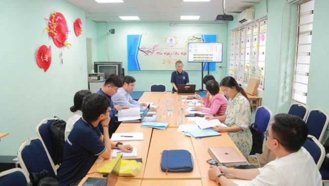 Một buổi x&eacute;t duyệt đề tài nghiên cứu trong khuôn khổ Vườn ươm năm 2023. Ảnh: Trung tâm Phát triển Khoa học và Công nghệ Trẻ.