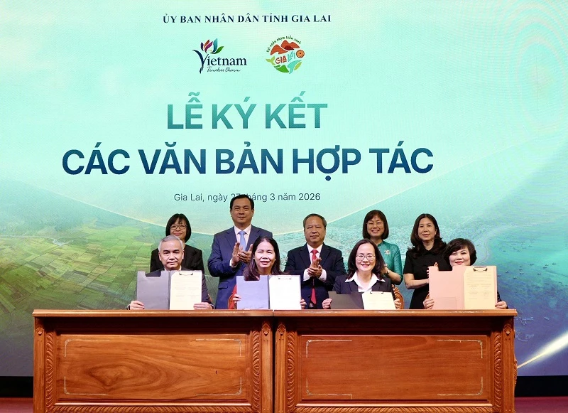 Ký kết Bản ghi nhớ hợp tác về xúc tiến đầu tư, xây dựng sản phẩm, thúc đẩy khách du lịch đến tỉnh Gia Lai.