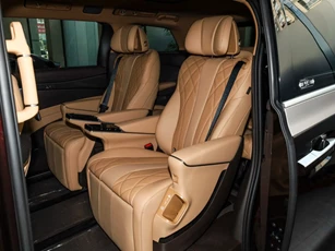 ‘Chuyên cơ mặt đất’ công suất 462 mã lực, giá gần 1,5 tỷ đồng, so kè với Toyota Alphard