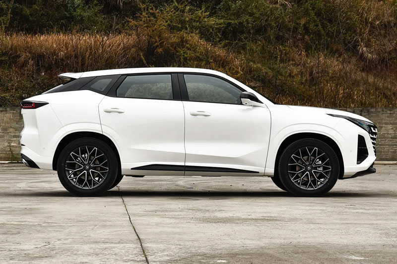 SUV hạng D động cơ tăng áp, thiết kế đẹp, giá hơn 440 triệu đồng