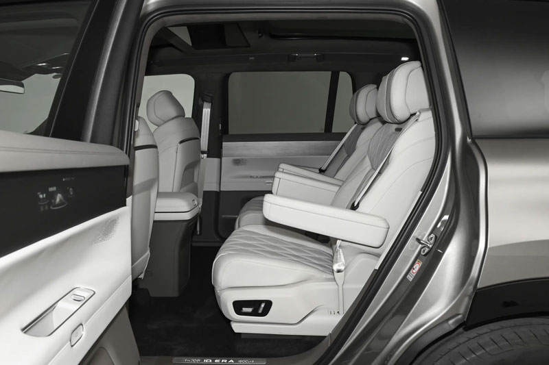 SUV hạng sang dài hơn 5,2 mét, công suất 517 mã lực, giá gần 1,3 tỷ đồng