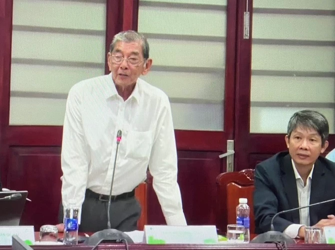 Ảnh 2 - Anh hùng Lao động Hồ Quang Cua tại tọa đàm. Ảnh 2 - Anh hùng Lao động Hồ Quang Cua tại tọa đàm.