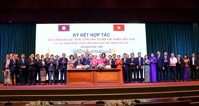 Phó Chủ tịch UBND tỉnh Nguyễn Thị Thanh Lịch ký kết Bản ghi nhớ hợp tác giai đoạn 2026 - 2030 với các tỉnh Nam Lào.