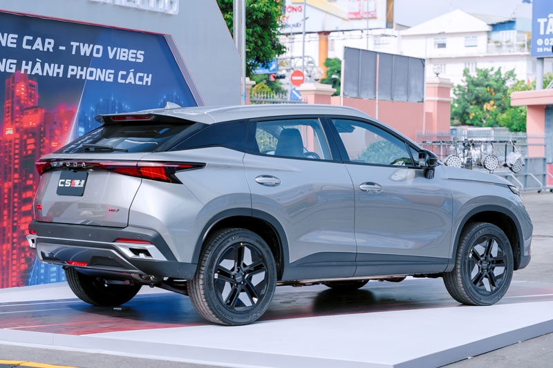 SUV động cơ hybrid, giá 599 triệu đồng tại Việt Nam, so kè với Toyota Corolla Cross