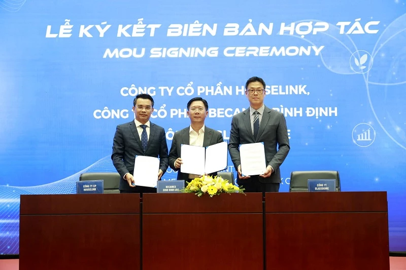 ký kết biên bản ghi nhớ giữa Công ty Cổ phần Becamex Bình Định, Công ty Cổ phần Houselink và Công ty Glassdome. 