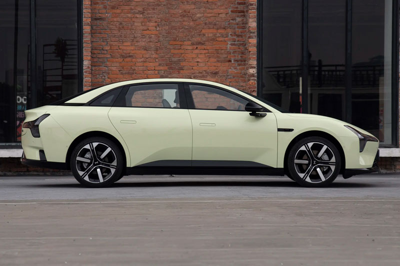 Xe sedan thiết kế đẹp, công suất 218 mã lực, giá gần 460 triệu đồng