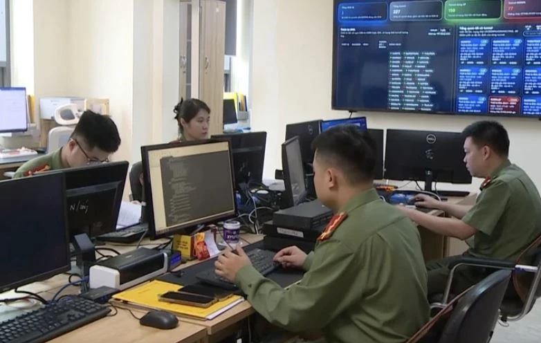Lực lượng Công an tỉnh Thanh Hóa tập trung rà soát, nắm chắc tình hình trên không gian mạng. Ảnh: Báo Thanh Hóa.