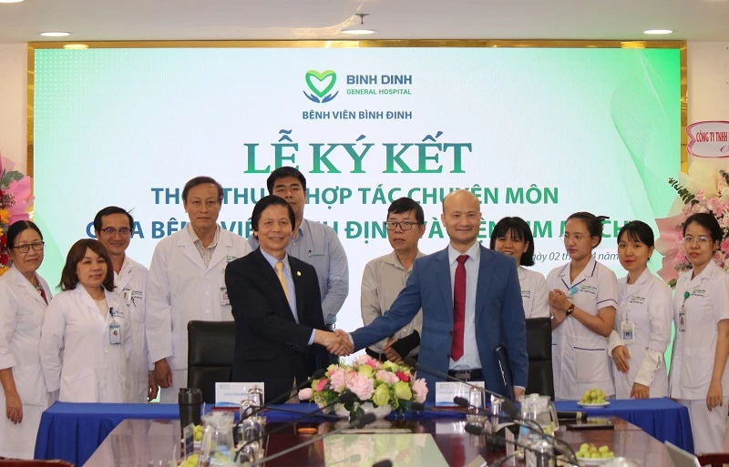 Ký kết hợp tác chuyên mộn giữa Bệnh viện Bình Định với Viện Tim mạch - Bệnh viện Trung ương Quân đội 108 