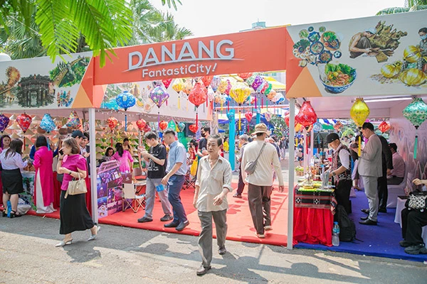 Gian hàng của Đà Nẵng tại Ngày hội Du lịch TP Hồ Chí Minh lần thứ 22 năm 2026 thu hút đông đảo khách tham quan.