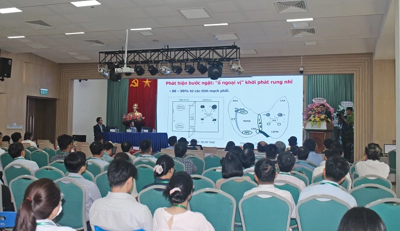 Hội nghị thu hút đông đảo y bác sĩ trong và ngoài tỉnh tham dự.