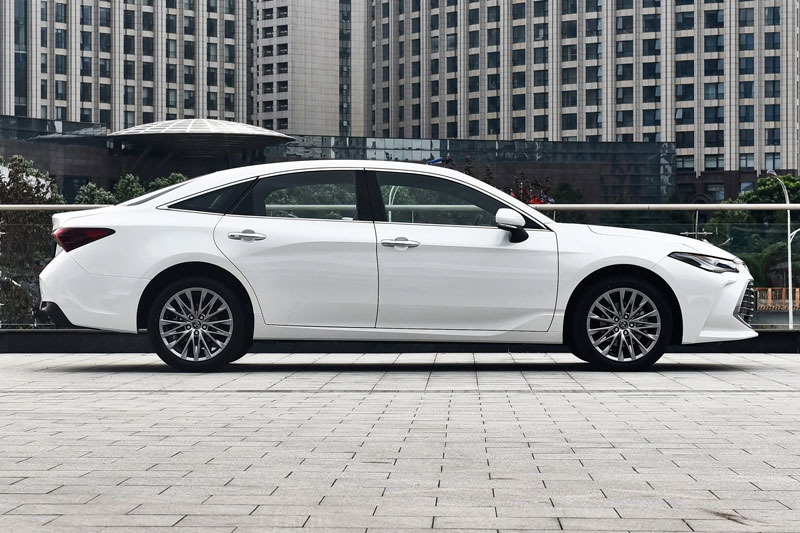 Toyota Avalon bổ sung thêm phiên bản mới, giá gần 690 triệu đồng