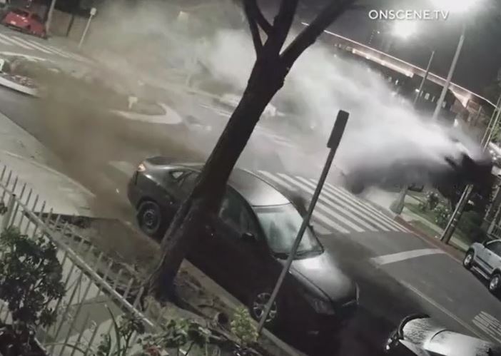 Nghi say rượu, nữ tài xế lái BMW M4 tông vào đá, xe văng lên không trung