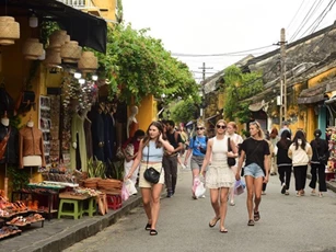 Khách quốc tế đến Việt Nam đạt 6,76 triệu lượt trong quý I/2026, lập kỷ lục mới