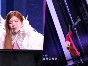 Trang Pháp treo ngược người trên cột múa tại sân khấu đầu tiên của ‘Đạp gió 2026’