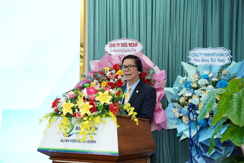 BSCKII Phan Nam Hùng – Giám đốc chuyên môn Bệnh viện Bình Định, chia sẻ tại hội nghị.