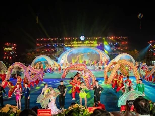 Du lịch Quảng Ninh bứt phá với hơn 6 triệu lượt khách trong quý I