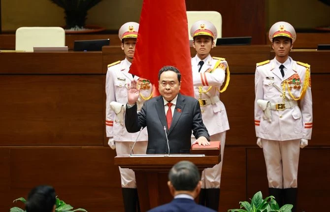 Chủ tịch Quốc hội Trần Thanh Mẫn tuyên thệ trước Quốc hội, đồng bào, cử tri.