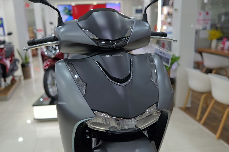 Cận cảnh Honda SH 125i 2026 màu xám đen, giá 86,59 triệu đồng tại Việt Nam