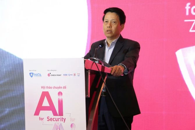 Ông Phạm Tiến Dũng - Phó Thống đốc Ngân hàng Nhà nước Việt Nam phát biểu tại Hội thảo.