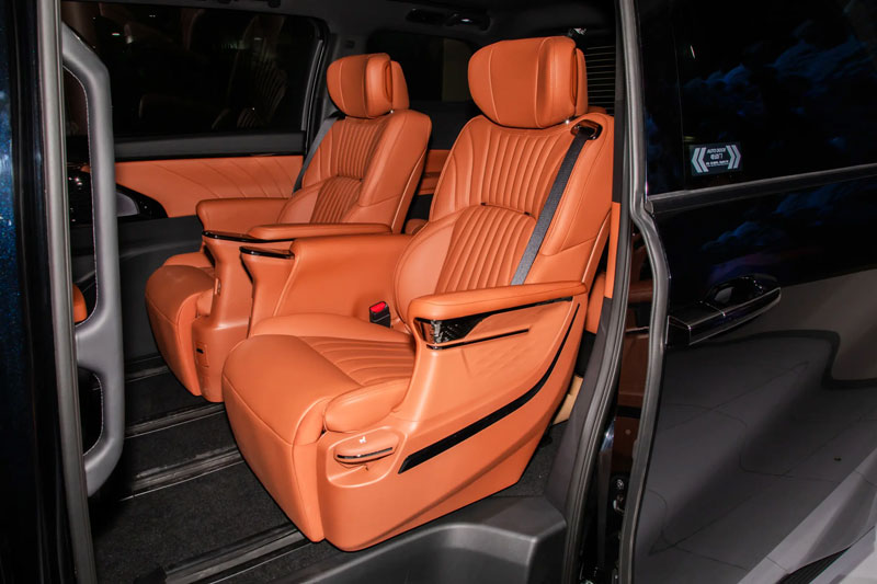 ‘Chuyên cơ mặt đất’ dài hơn 5,2 mét, công suất 252 mã lực, giá hơn 730 triệu đồng