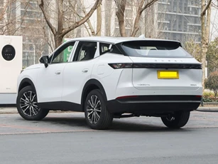 Xe gầm cao hạng C động cơ tăng áp, giá hơn 330 triệu đồng