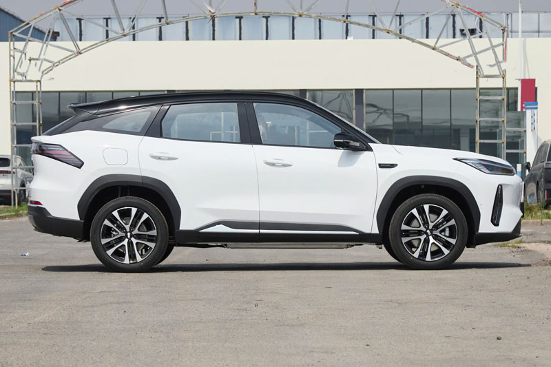 SUV PHEV dài gần 4,8 mét, tiêu thụ 3,35 lít xăng/100 km, giá chưa tới 540 triệu đồng