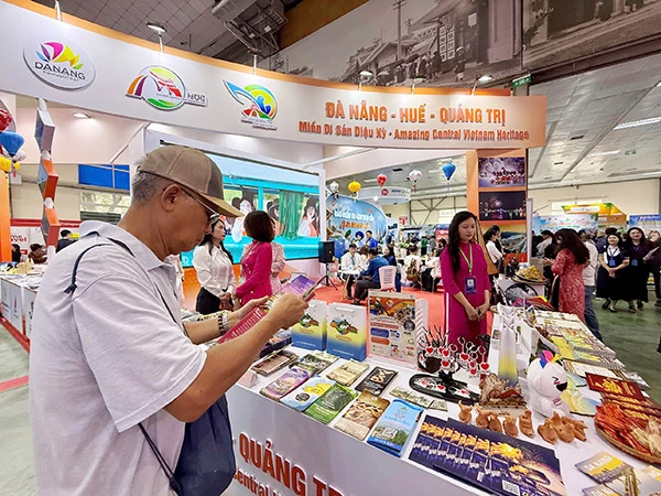 Không gian trưng bày chung của Đà Nẵng - Huế - Quảng Trị với chủ đề "Miền di sản diệu kỳ" tại VITM 2026. Không gian trưng bày chung của Đà Nẵng - Huế - Quảng Trị với chủ đề "Miền di sản diệu kỳ" tại VITM 2026.