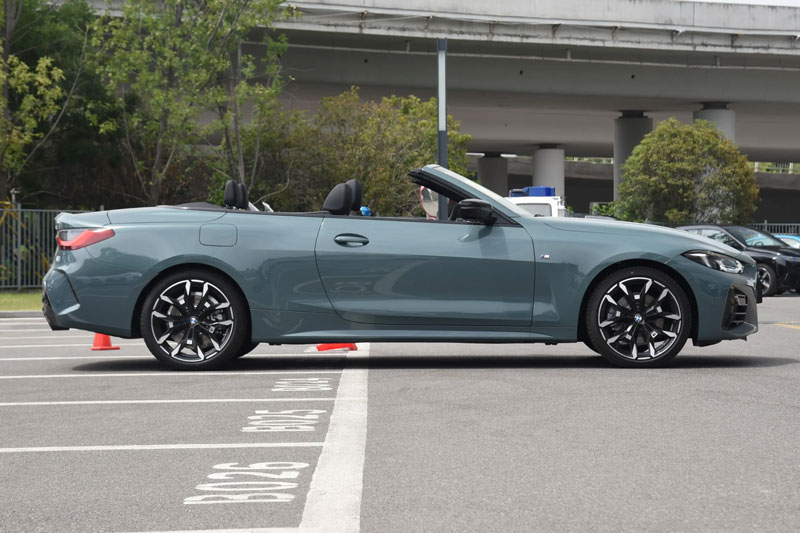 Xe mui trần công suất 245 mã lực, giá khởi điểm hơn 1,3 tỷ đồng