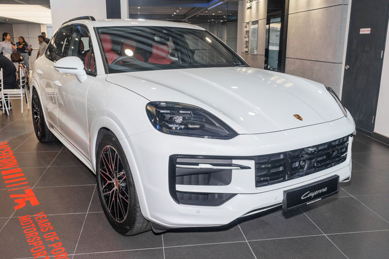 Porsche Cayenne 2026 trình làng, giá hơn 4 tỷ đồng