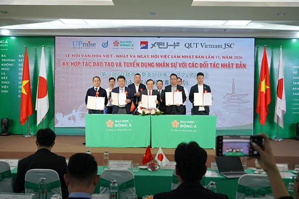 Đại học Đông Á ký kết 4 thoả thuận hợp tác mới với các doanh nghiệp Nhật Bản.