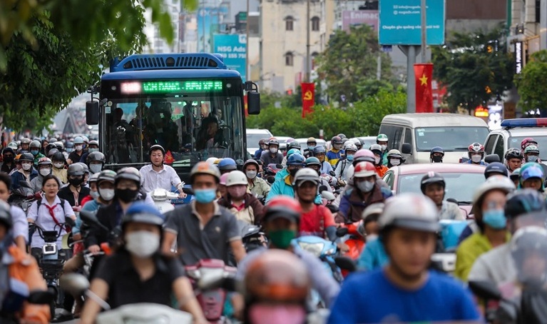 TP Hồ Chí Minh dùng xe buýt điện, tăng chuyến đến sân bay trong kỳ nghỉ lễ
