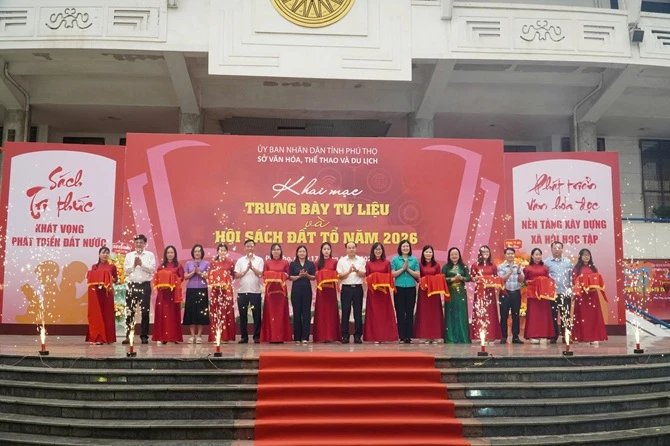 Khai mạc trưng bày tư liệu và hội sách đất tổ năm 2026.