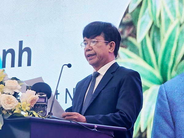 GS.TS Lê Hồng Hạnh – Chủ tịch VIAC phát biểu tại diễn đàn.