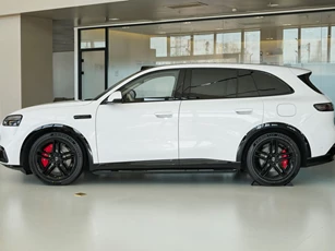 SUV hạng sang dùng hệ thống treo khí nén, công suất 245 mã lực, giá hơn 1 tỷ đồng