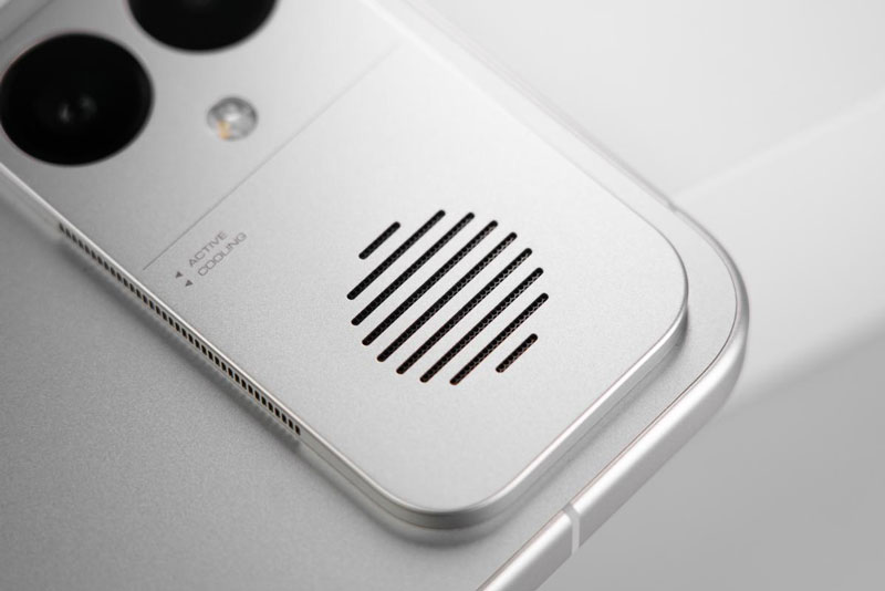 Smartphone gaming cấu hình ‘khủng’, pin 8.550 mAh, giá 13,5 triệu đồng