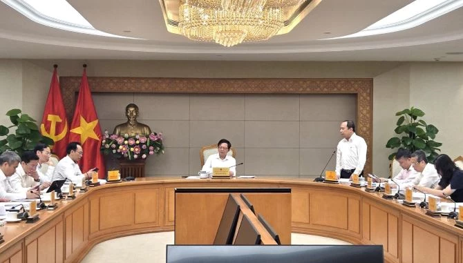 Phó Thủ tướng Hồ Quốc Dũng chủ trì họp với các bộ ngành về công nghệ chiến lược. Ảnh: TTXVN.