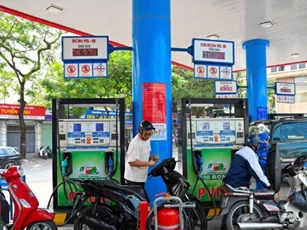 Xăng dầu đồng loạt giảm giá, xăng E5 RON 92 xuống dưới 22.000 đồng/lít