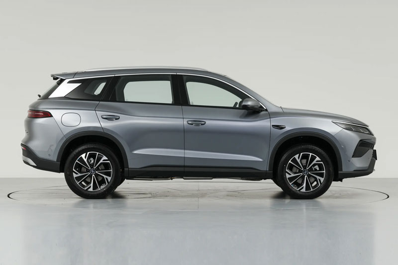 SUV hạng C tiêu thụ 3,2 lít xăng/100 km, giá chưa tới 400 triệu đồng