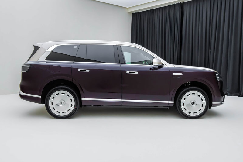 Đối thủ của Mercedes-Benz GLS trình làng: Công suất 676 mã lực, giá gần 2 tỷ đồng