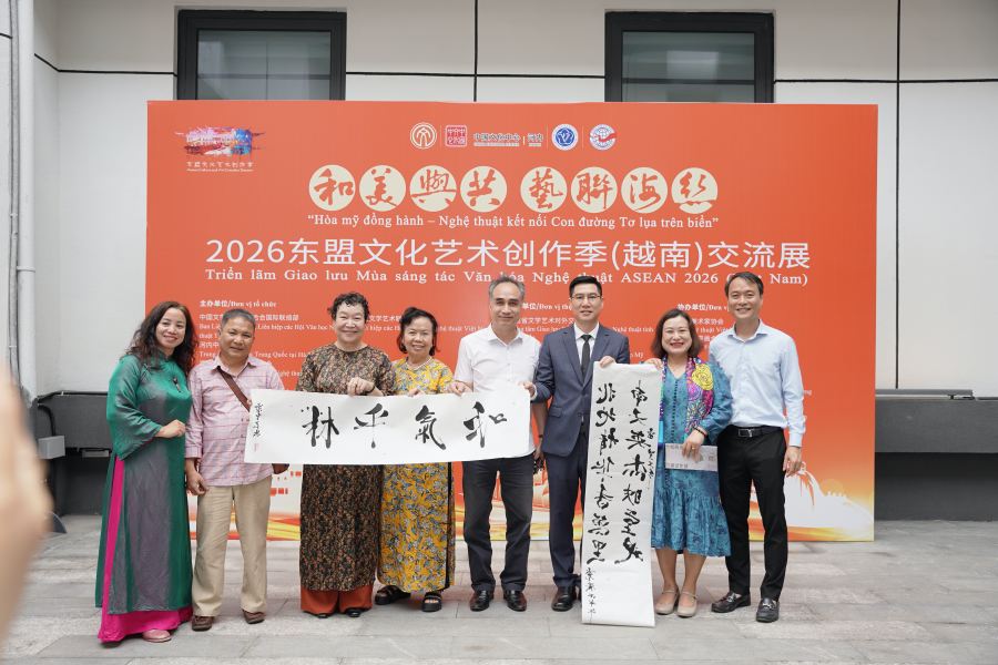 Khai mạc triển lãm 'Hòa mỹ đồng hành', thúc đẩy giao lưu văn hóa Việt - Trung