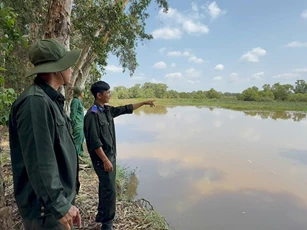 Lá chắn kép giữ ‘báu vật sinh thái’ đất Sen Hồng