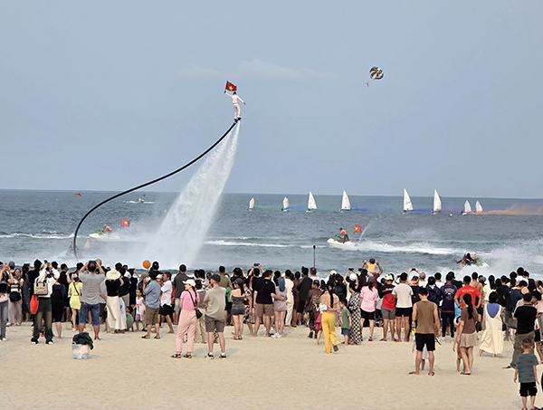 Đà Nẵng khai trương mùa du lịch biển 2026 với chủ đề 'Mùa hè rực rỡ'