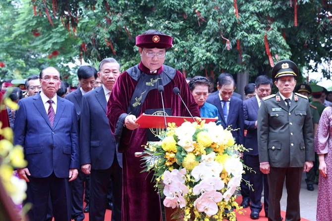 Chủ tịch UBND tỉnh Phú Thọ Trần Duy Đông – Chủ lễ Giỗ Tổ Hùng Vương năm 2026 – đã trang trọng đọc Chúc văn