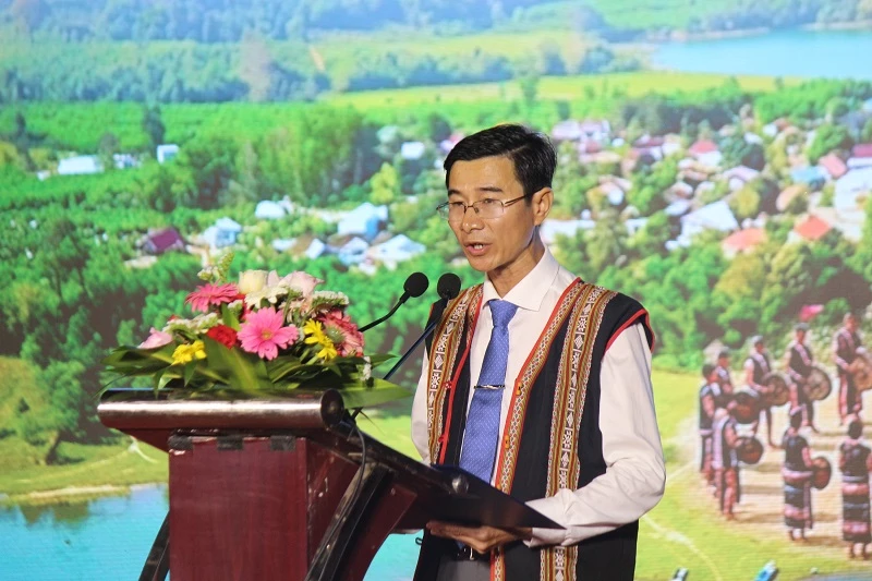 Ông Vũ Trọng Tiến – Phó Chủ tịch UBND xã Canh Vinh, phát biểu khai mạc.