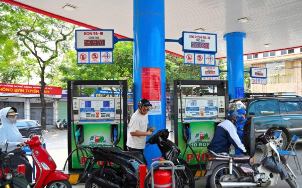 Điều chỉnh giá xăng dầu sớm 1 ngày trước kỳ nghỉ lễ 30/4 
